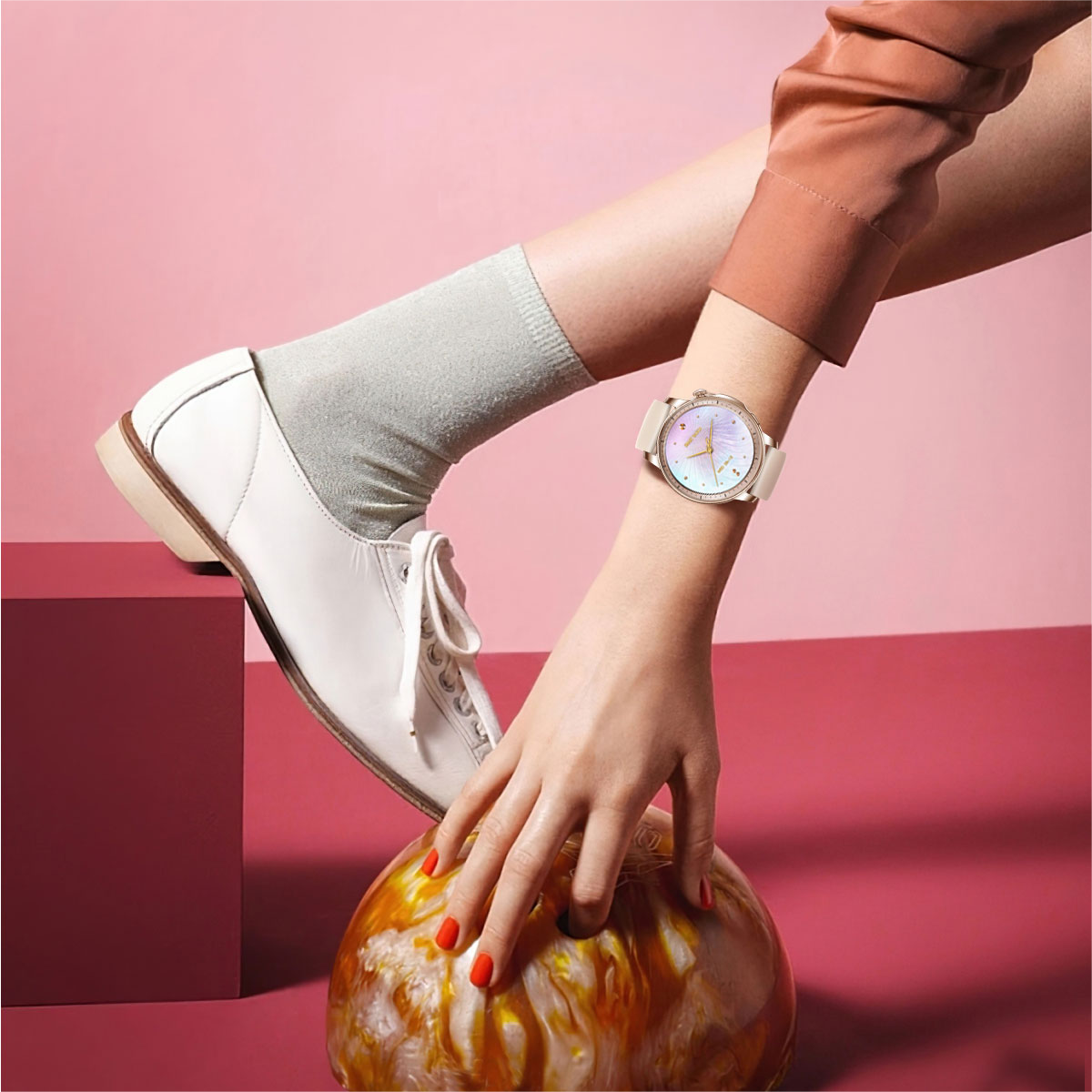 Jam Pintar COLMI V65 1.32″ Paparan AMOLED Fesyen Jam Tangan Pintar Uniseks Untuk Wanita